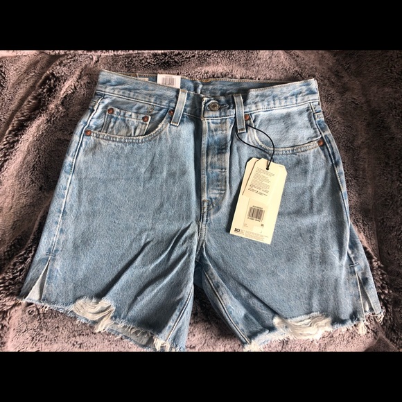 NWT Levis Mid Thigh Shorts- Luxor Capital - Picture 5 of 14